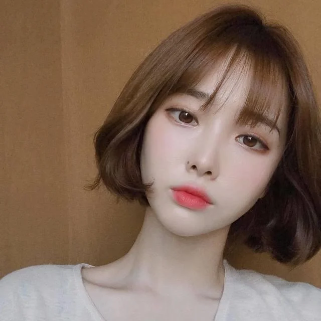 Ringkasan gadis cantik berambut pendek yang paling cantik