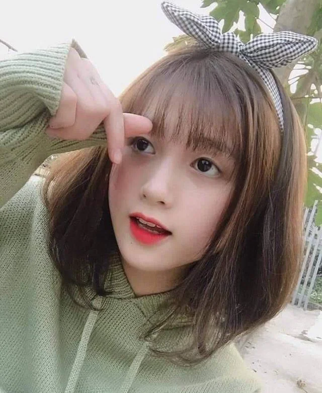 Ringkasan gadis cantik berambut pendek yang paling cantik