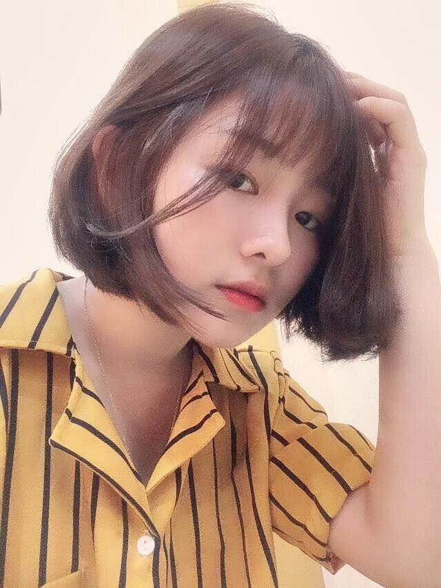 Ringkasan gadis cantik berambut pendek yang paling cantik