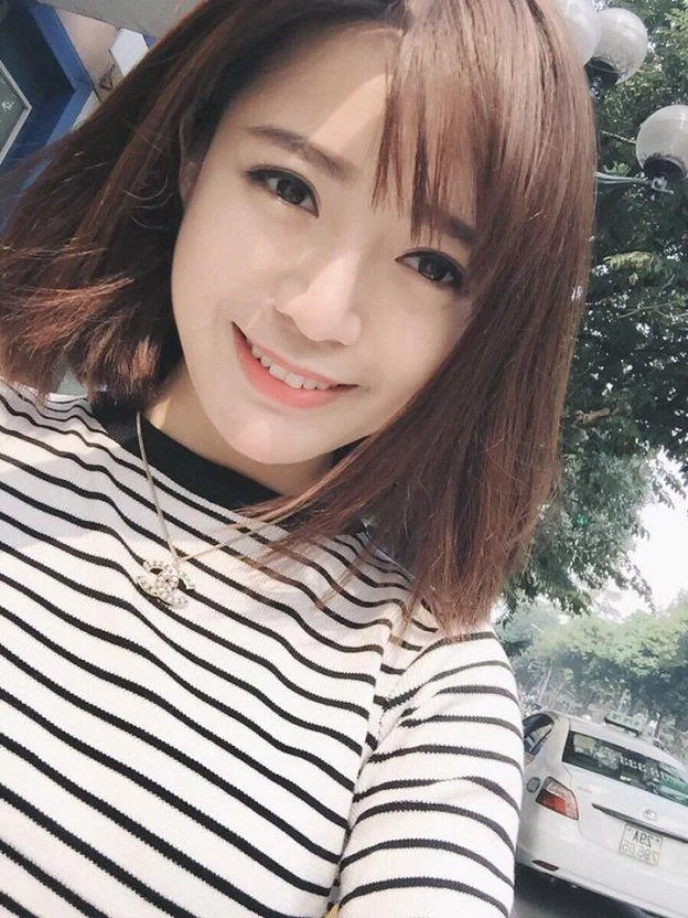 Ringkasan gadis cantik berambut pendek yang paling cantik