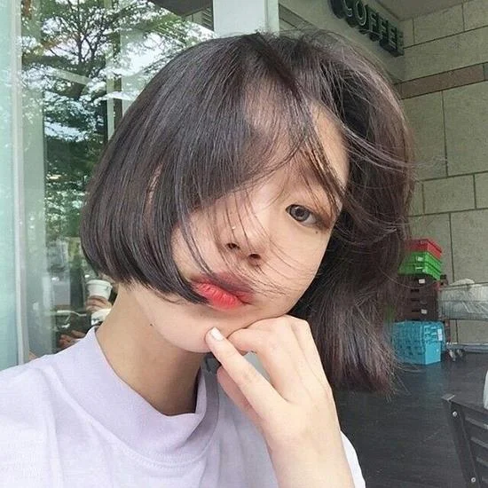 Ringkasan gadis cantik berambut pendek yang paling cantik