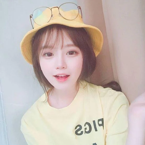 Ringkasan gadis cantik berambut pendek yang paling cantik