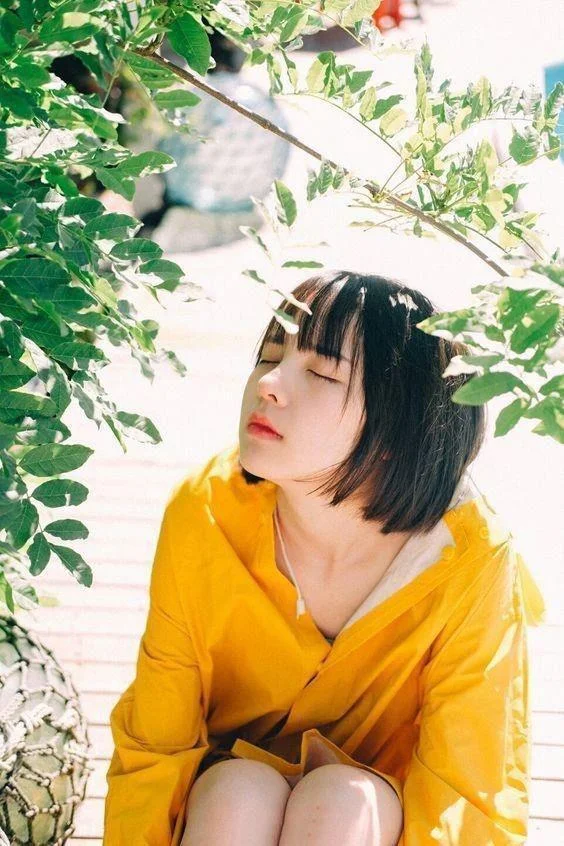 Ringkasan gadis cantik berambut pendek yang paling cantik