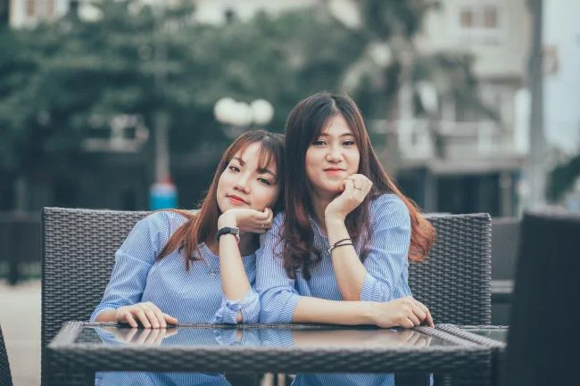 Ringkasan gambar rakan karib yang paling indah dan bermakna