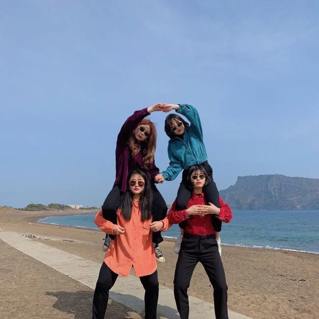Ringkasan gambar rakan karib yang paling indah dan bermakna