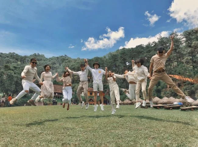 Ringkasan gambar rakan karib yang paling indah dan bermakna