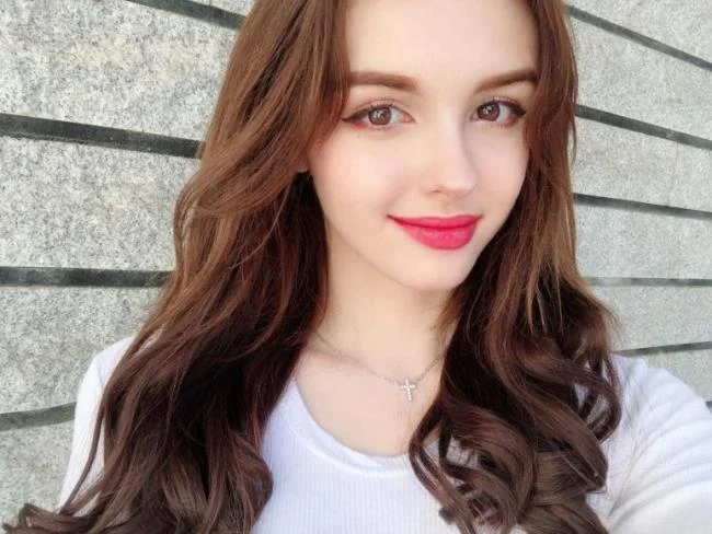 Ringkasan Gadis Eropah-Amerika yang paling cantik