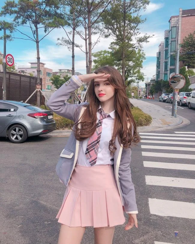 Ringkasan Gadis Eropah-Amerika yang paling cantik
