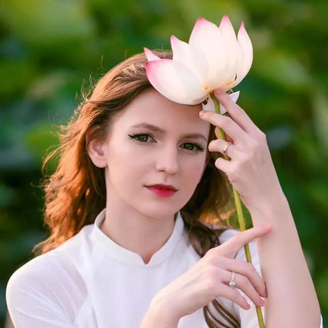 Ringkasan Gadis Eropah-Amerika yang paling cantik