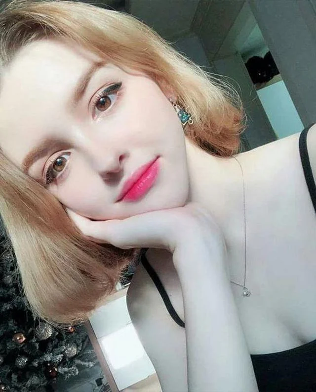 Ringkasan Gadis Eropah-Amerika yang paling cantik