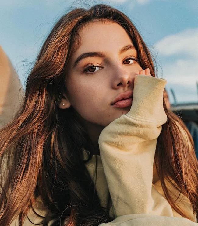 Ringkasan Gadis Eropah-Amerika yang paling cantik
