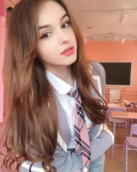 Ringkasan Gadis Eropah-Amerika yang paling cantik