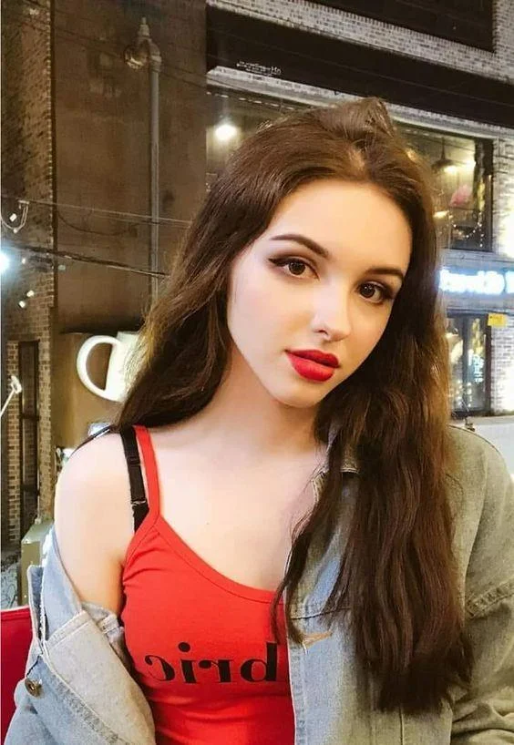 Ringkasan Gadis Eropah-Amerika yang paling cantik