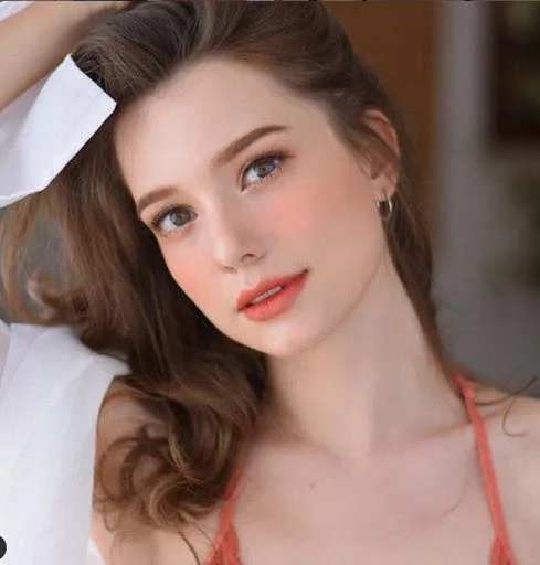 Ringkasan Gadis Eropah-Amerika yang paling cantik