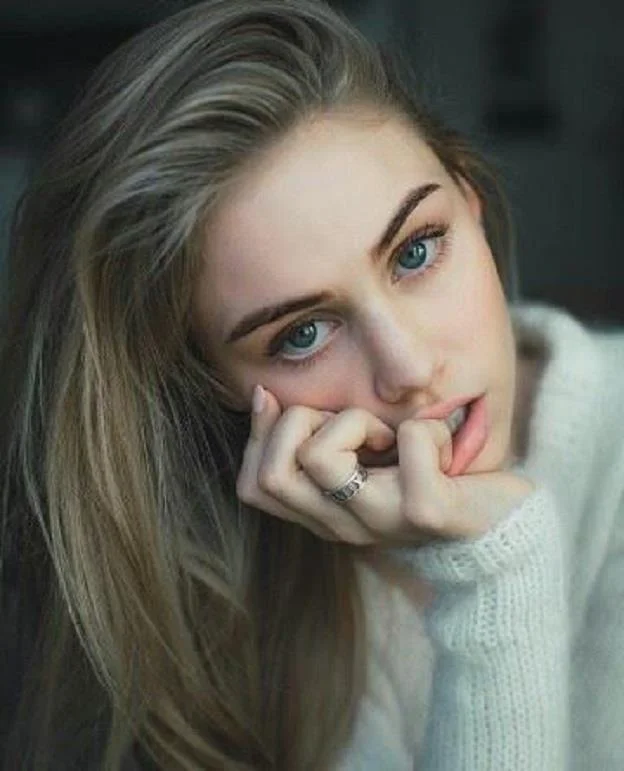 Ringkasan Gadis Eropah-Amerika yang paling cantik