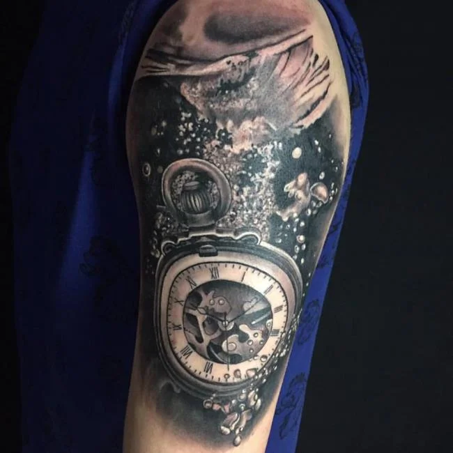Sugerencia de más de 50 modelos de tatuajes de rosas y relojes extremadamente sexys.