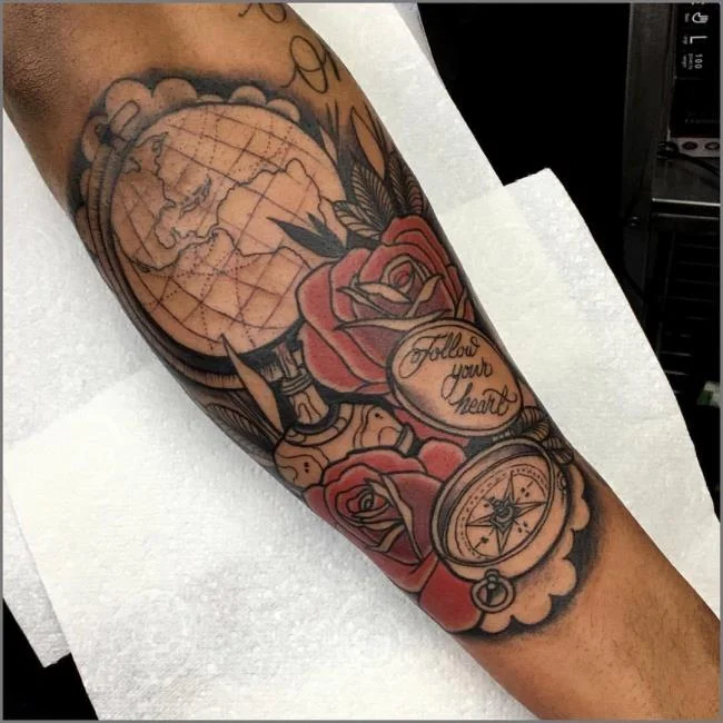 Sugerencia de más de 50 modelos de tatuajes de rosas y relojes extremadamente sexys.