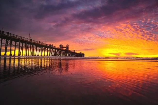 Denizde güzel günbatımı görüntüleri özeti