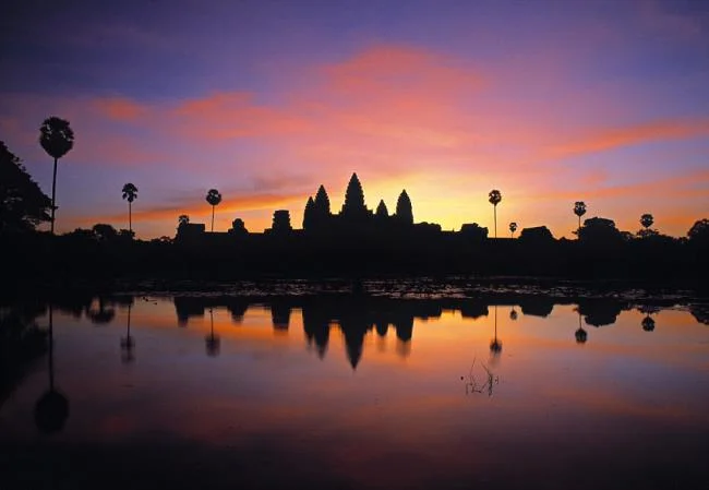 Denizde güzel günbatımı görüntüleri özeti