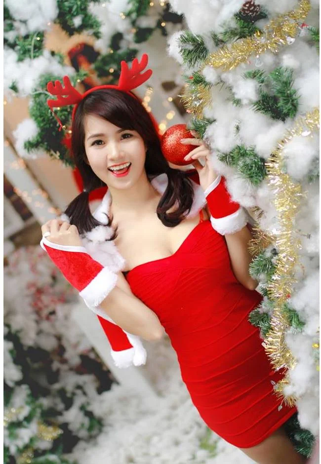 Sintesis gambar Noel dengan gadis seksi itu