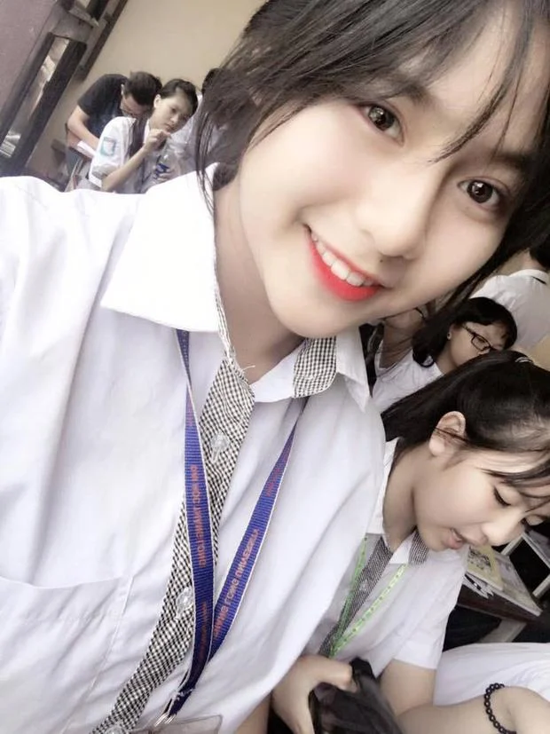 Koleksi gambar gadis pelajar comel yang comel