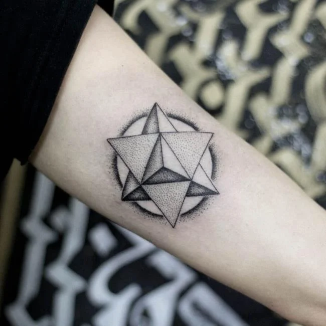 Koleksi corak tatu segitiga yang paling unik