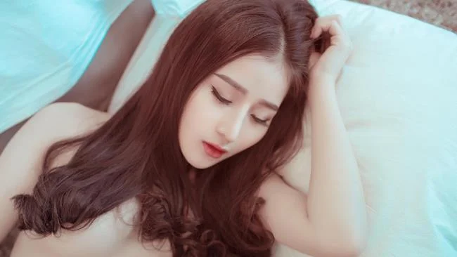 穿著睡衣的最美麗女孩的總結