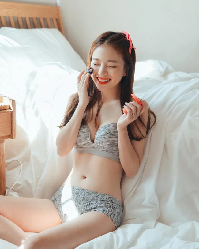 穿著睡衣的最美麗女孩的總結