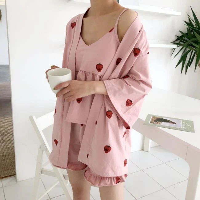 穿著睡衣的最美麗女孩的總結