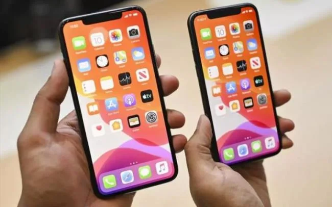 Scopri la tecnologia di visualizzazione Super Retina XDR su iPhone
