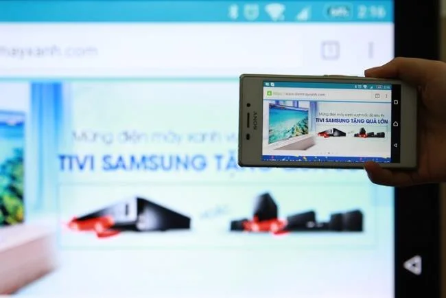 Come rispecchiare l'immagine dal tuo telefono o tablet su Skyworth Smart TV