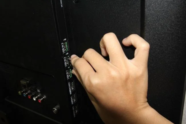 How to connect mouse, keyboard to LG Smart TV WebOS operating system
