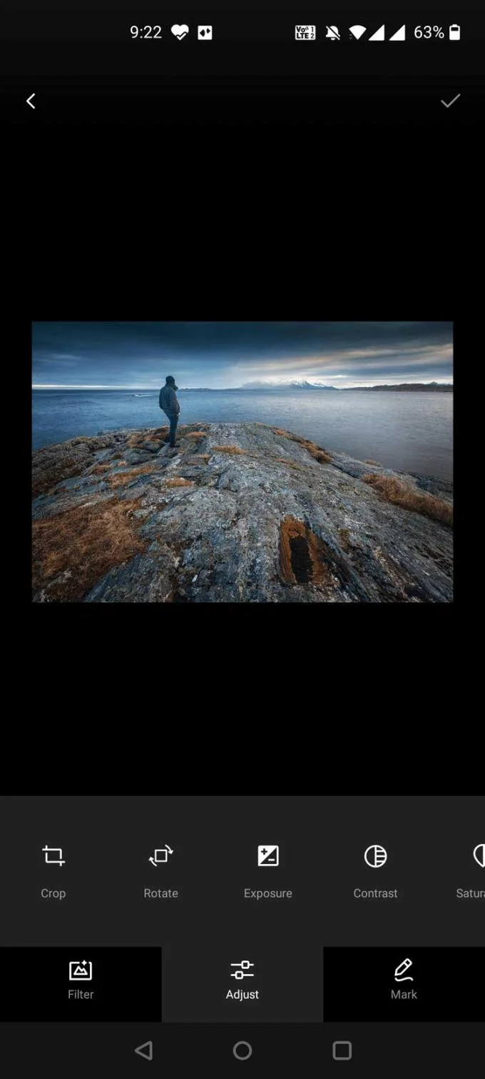 Cara membalikkan foto di ponsel Android