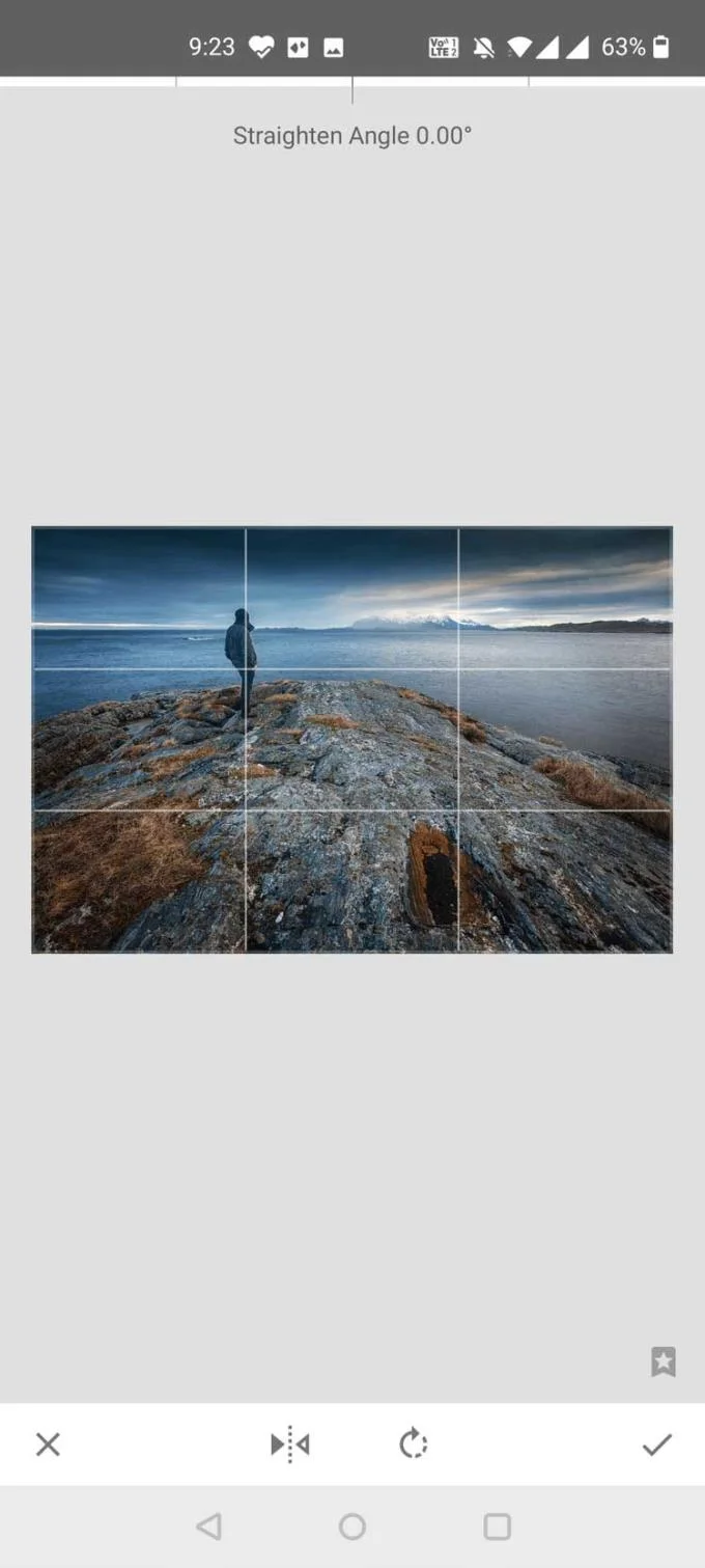 Cara membalikkan foto di ponsel Android