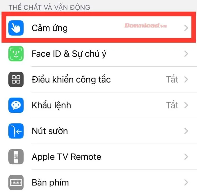 Petunjuk untuk mengambil tangkapan layar dengan menyentuh bagian belakang iPhone