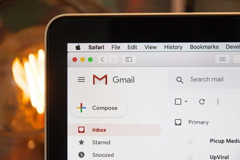 Gmailからサインアウトまたはログアウトするにはどうすればよいですか？