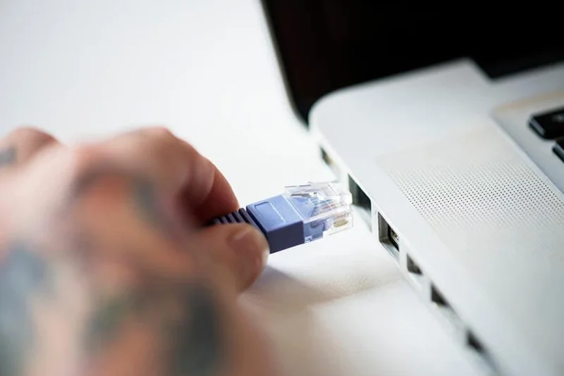 Bestanden overbrengen tussen twee computers met behulp van een LAN-kabel Bestanden overbrengen tussen twee computers met behulp van een LAN-kabel