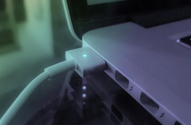 Fix MacBook laadt niet op wanneer aangesloten