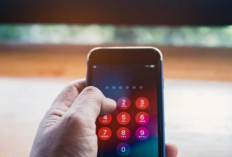 パスワードまたはパターンロックを忘れた場合は、Androidフォンのロックを解除してください