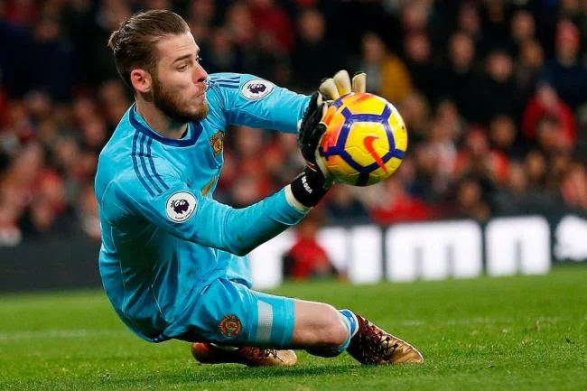 Mensintesiskan gambar penjaga gol terindah David De Gea