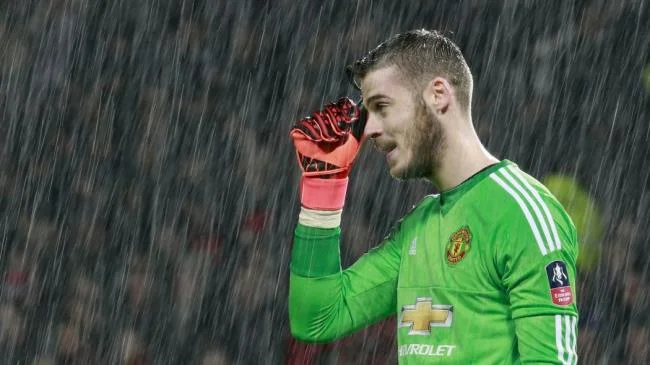 Mensintesiskan gambar penjaga gol terindah David De Gea