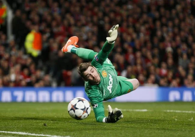 Mensintesiskan gambar penjaga gol terindah David De Gea