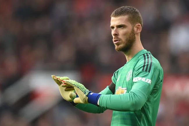 Mensintesiskan gambar penjaga gol terindah David De Gea