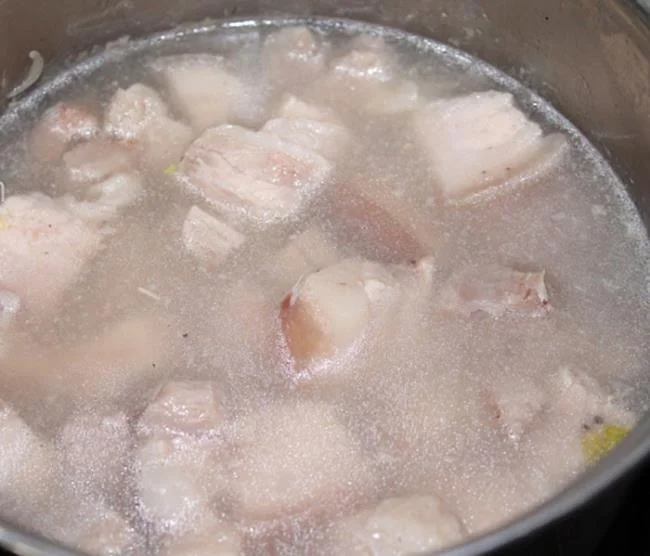 طرز تهیه شکم خوک سرخ شده با طعم نرم و خوشمزه