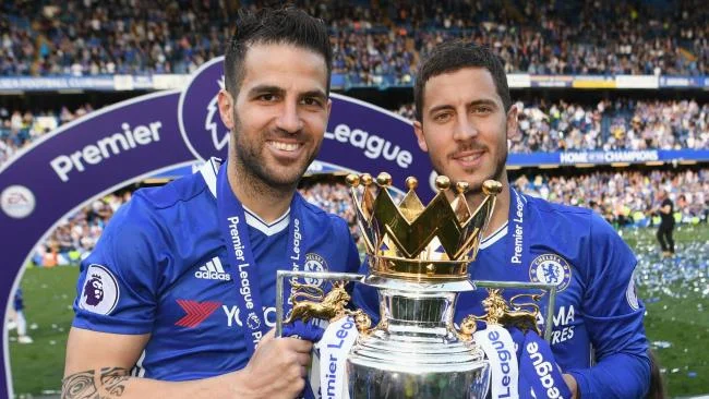 Mensintesiskan gambar kelab Chelsea yang paling indah
