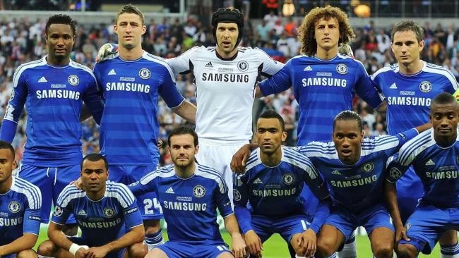 Mensintesiskan gambar kelab Chelsea yang paling indah