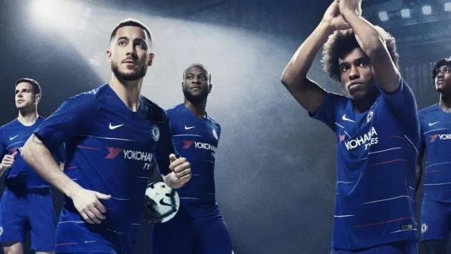 Mensintesiskan gambar kelab Chelsea yang paling indah