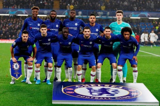 Mensintesiskan gambar kelab Chelsea yang paling indah