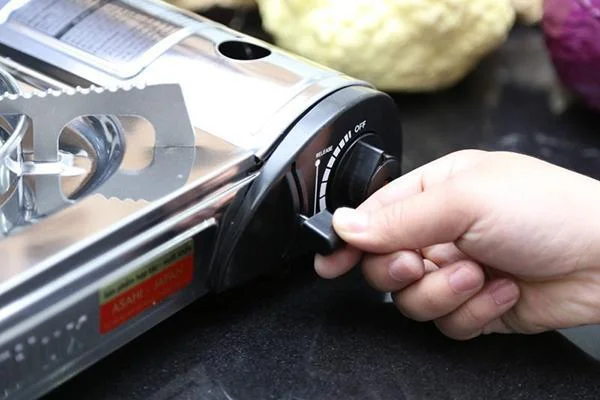 How to use the mini gas stove safely
