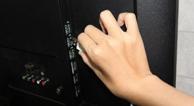 Come collegare l'HUB USB al sistema operativo LG Smart TV WebOS